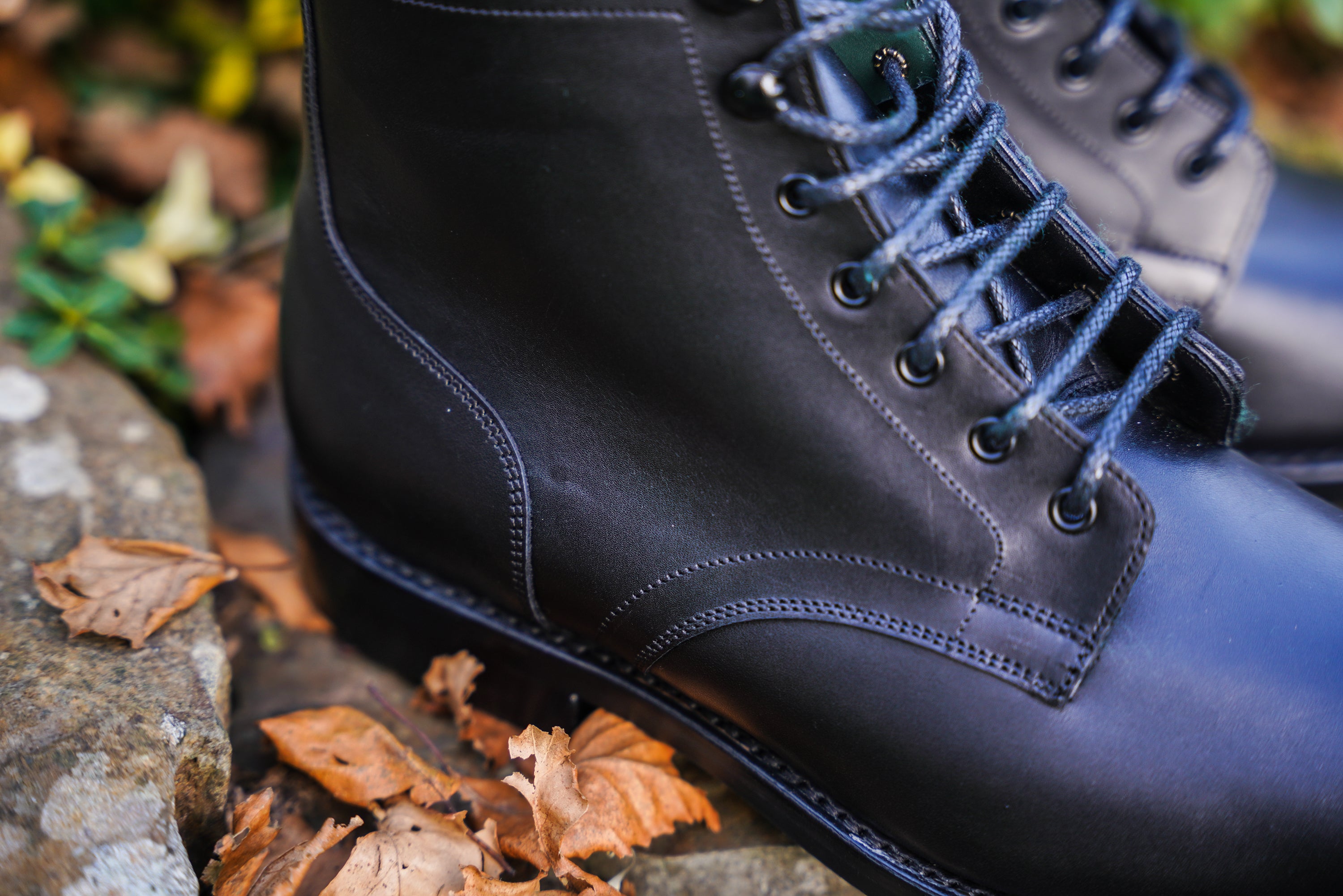 mens-robinson-thoreau-boots-103855-black-cotto-lifestyle1
