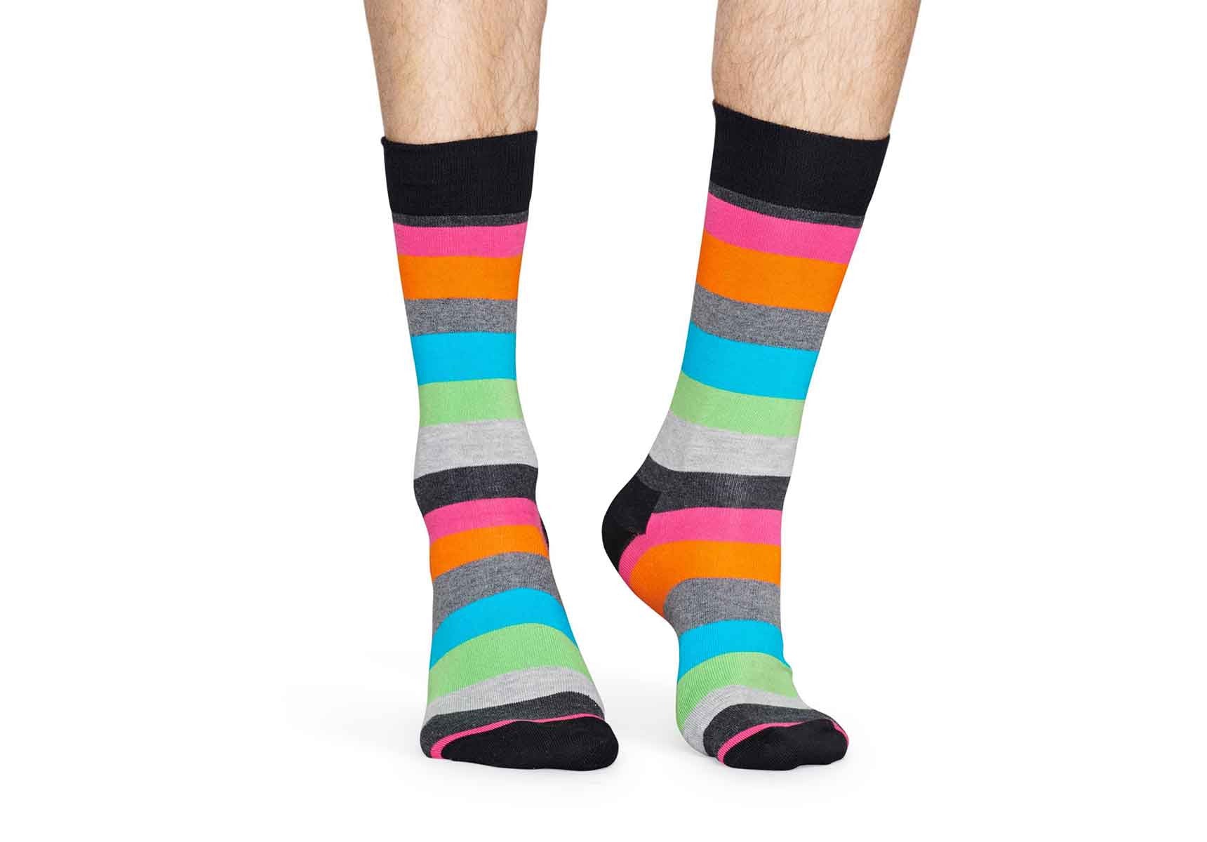 mens_happy-socks_stripes_accessories_str01-9700_black_lifestyle