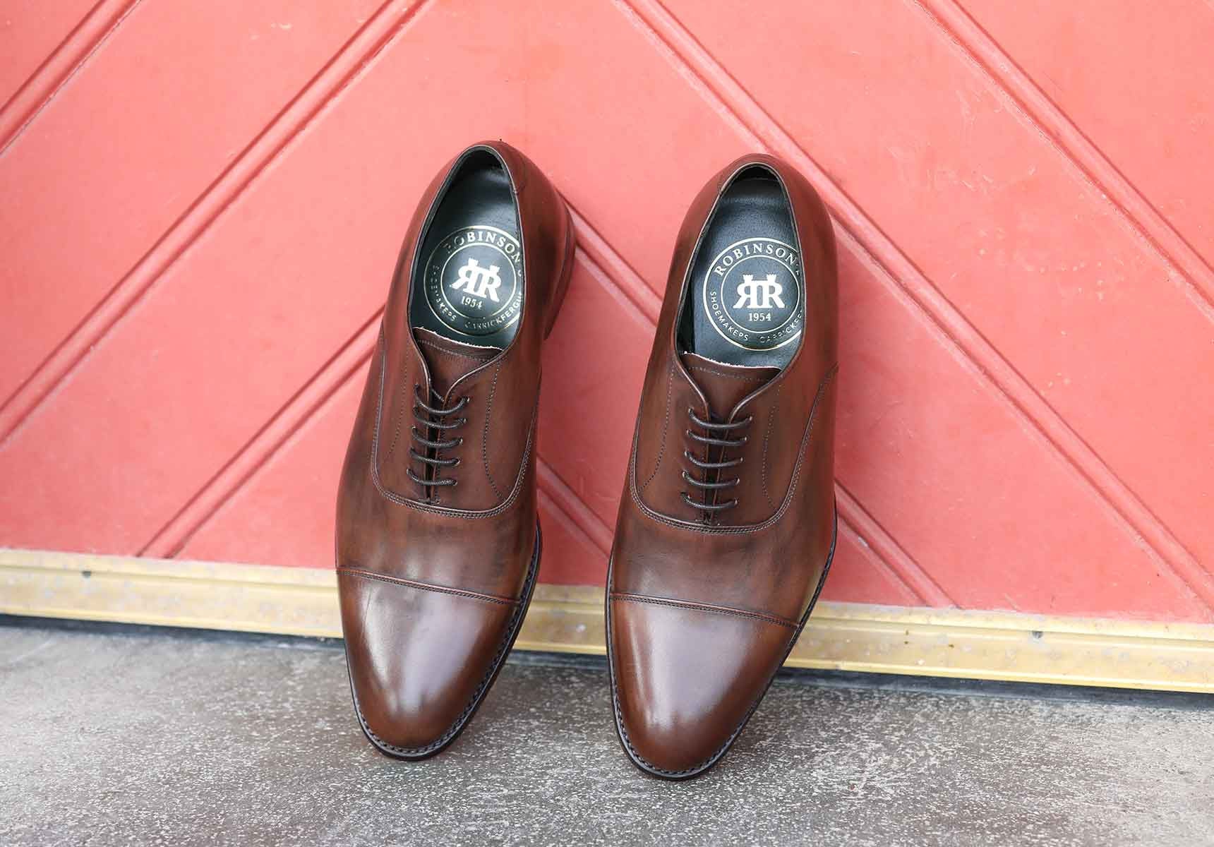 mens_robinsons_antrim_ant_shoes_bronzed-espresso-calf-101784_lifestyle