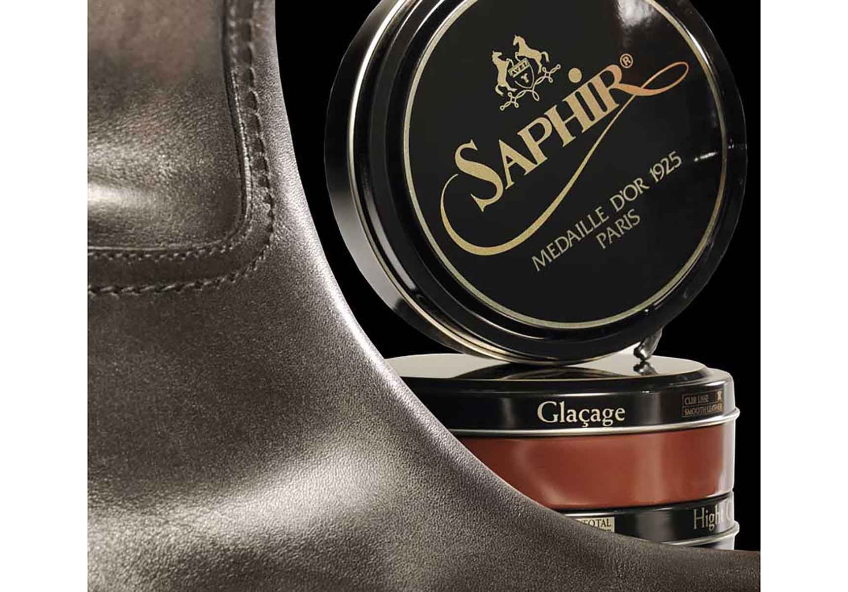 unisex_saphir_wax-polish_1002_accessories_lifestyle